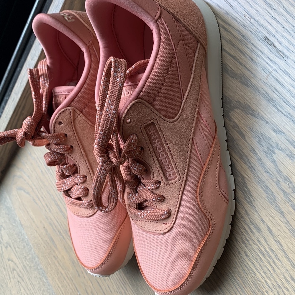 Reebok nylon slim core womens classic sneaker (stone/clay/chalk)